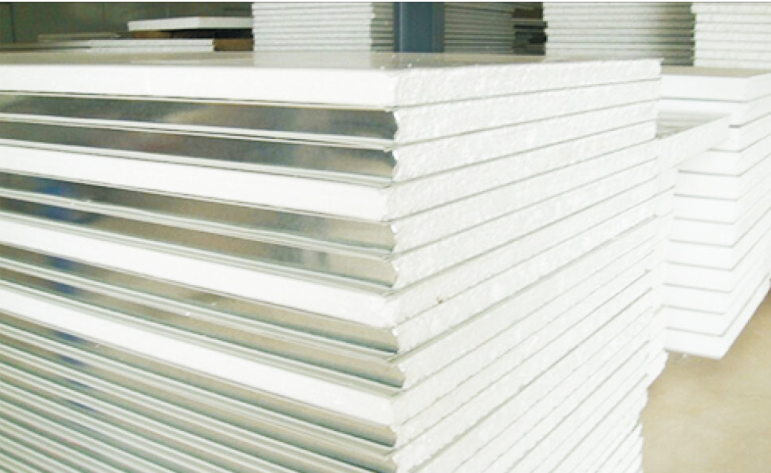 昆明岩棉彩钢板的特点分析